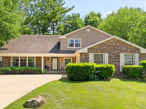 608 Iroquois Ave, Naperville, IL 60563