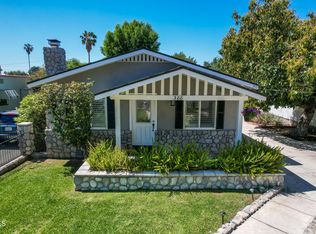 388 W Mendocino St, Altadena, CA 91001