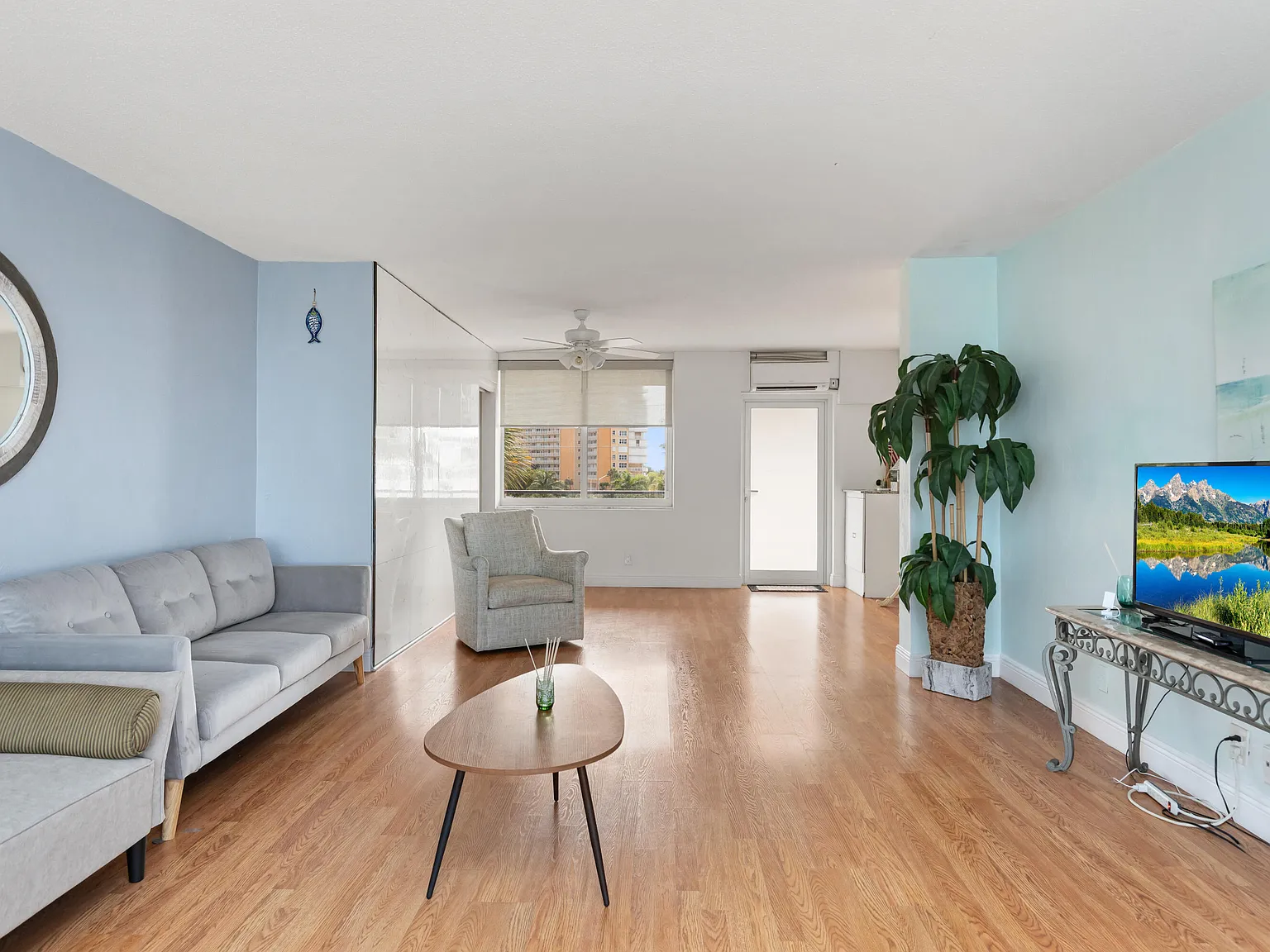 1 bed, 1.0 bath, 924 sqft, $2,200 — Photo 4