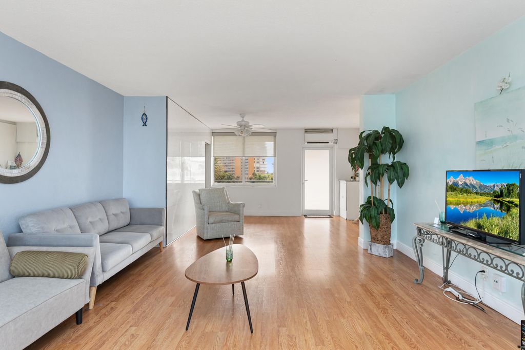 401 N Riverside Drive #406, photo 4