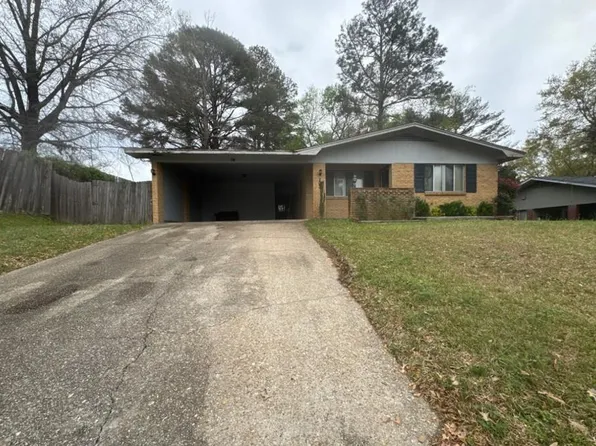 203 Sioux St, Vicksburg, MS 39180