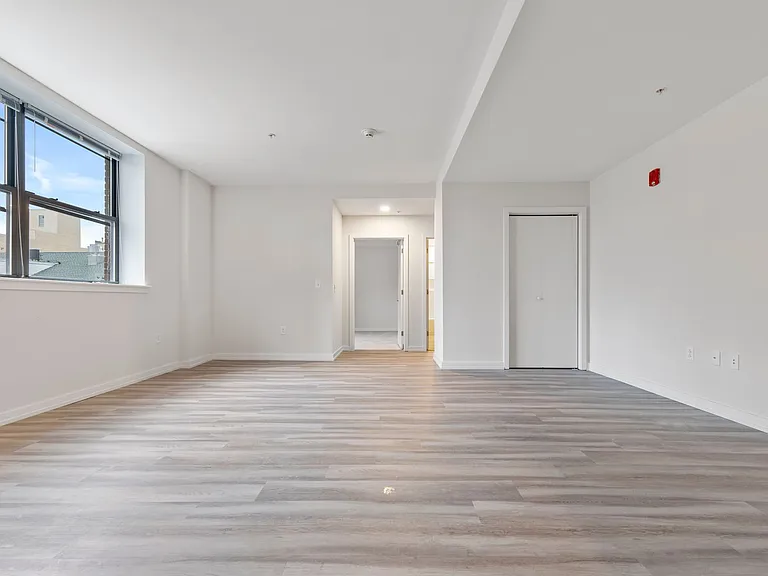 Altamont Apartments Limited-Time Special! First Month FREE with Approved Application! — Photo 51