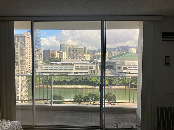 2nd image of 400 Hobron Ln APT 1402