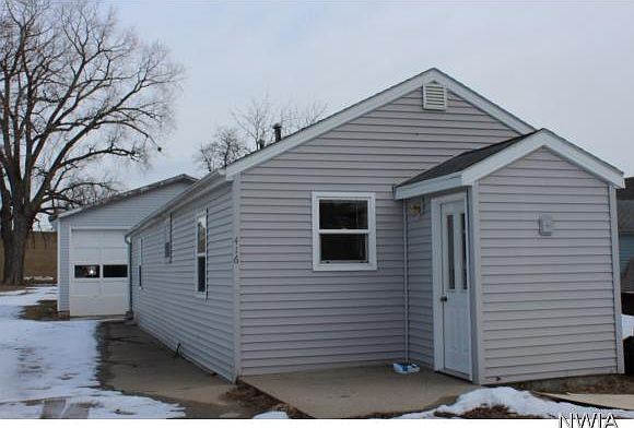 1st image of 416 2nd Ave
