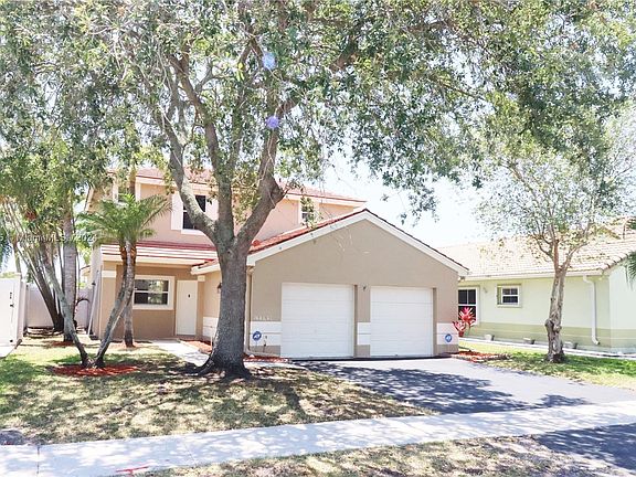 4th image of 19250 NW 22nd St