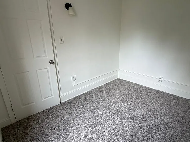 420 Valley Rd — Photo 6