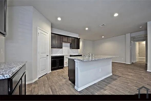 1510 Ashford Bend Ln — Photo 11