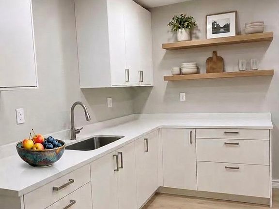 3rd image of 203 Wake Dr