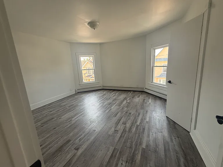 88 7th Ave #2 — Photo 5