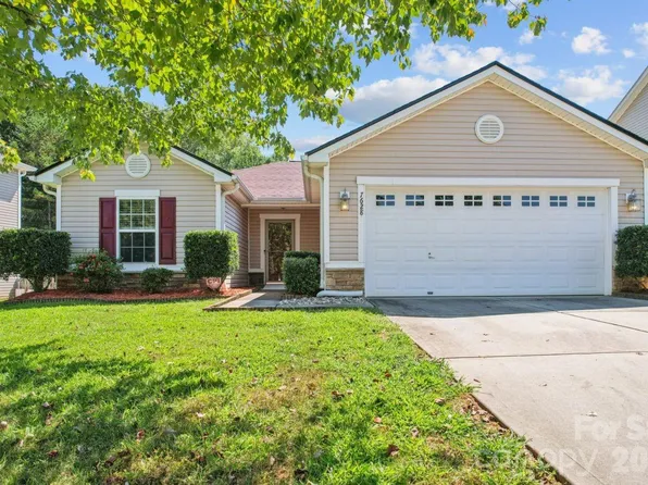 7628 Jenny Ann Dr, Charlotte, NC 28216