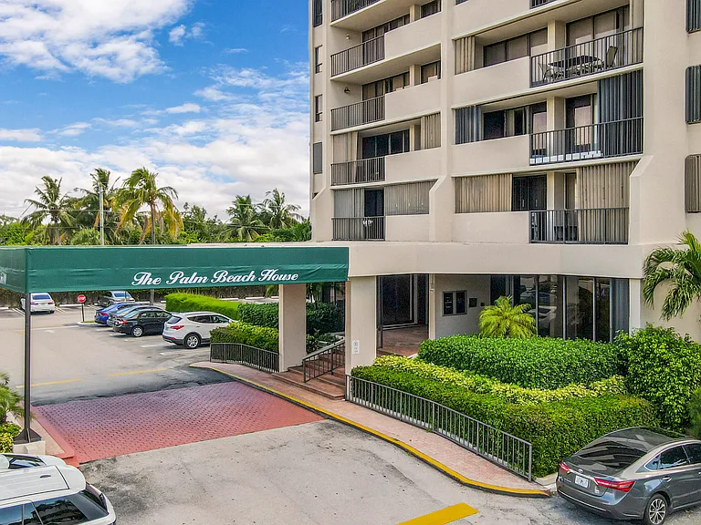5600 N Flagler Dr #1001 — Photo 2