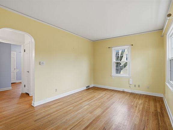 4th image of 1716 44th St