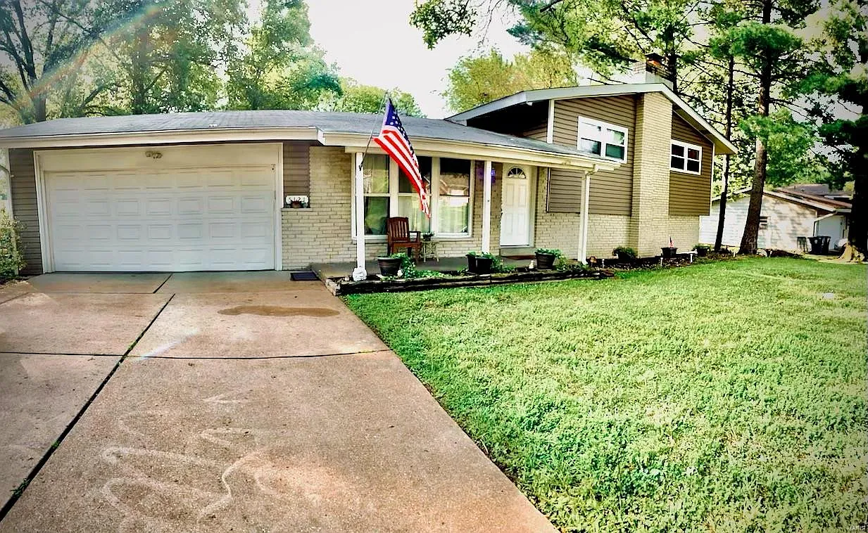 5121 Caribee Dr photo 1
