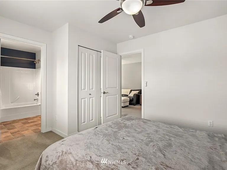 1326 158th Pl SW — Photo 24