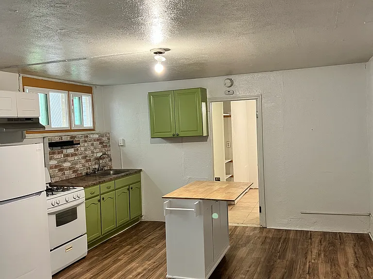 225 E Garfield Ave — Photo 6