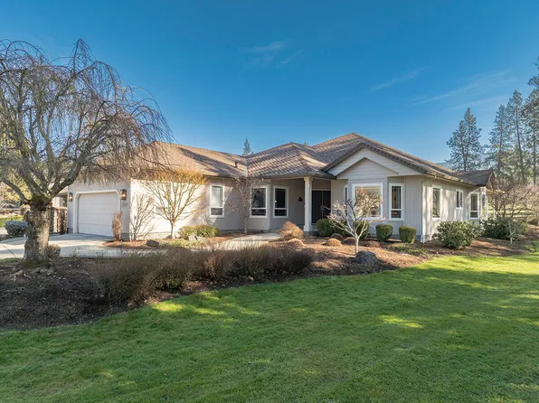 209 Twisted Pines Dr, Grants Pass, OR 97527