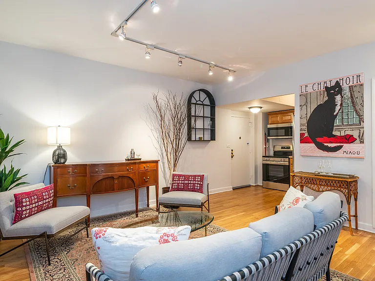 1516 Hinman Ave #103 — Photo 5