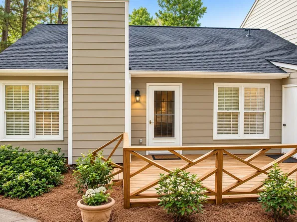 212 Wetherburn Ln, Raleigh, NC 27615