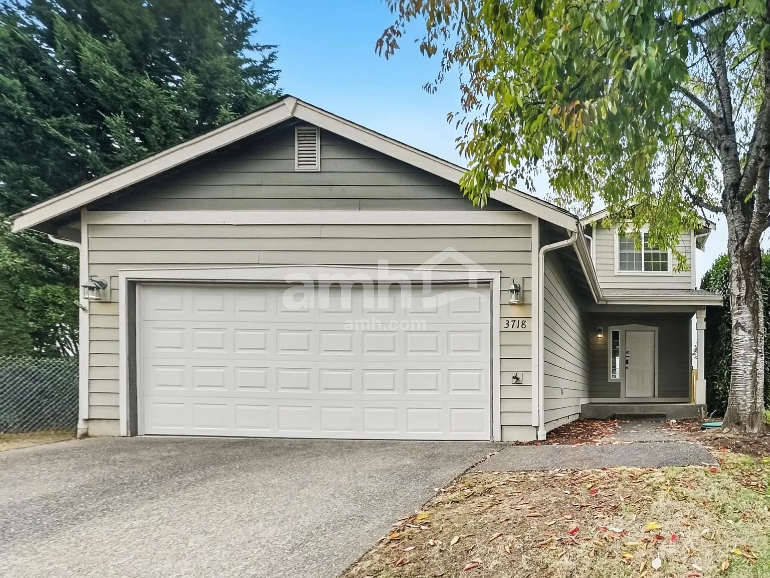 3 bed, 2.5 bath, 1600 sqft, $2,660 — Photo 1