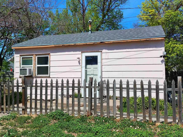 407 1/2 S Walnut St, North Platte, NE 69101