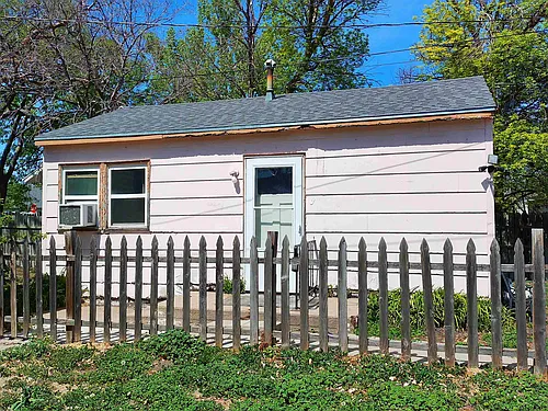407 1/2 S Walnut St Photo 1