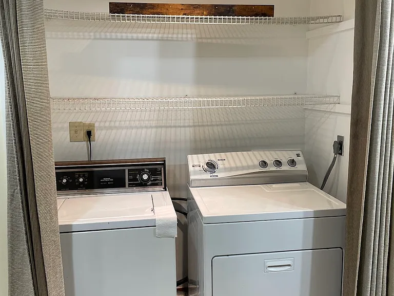 Washer/dryer closet