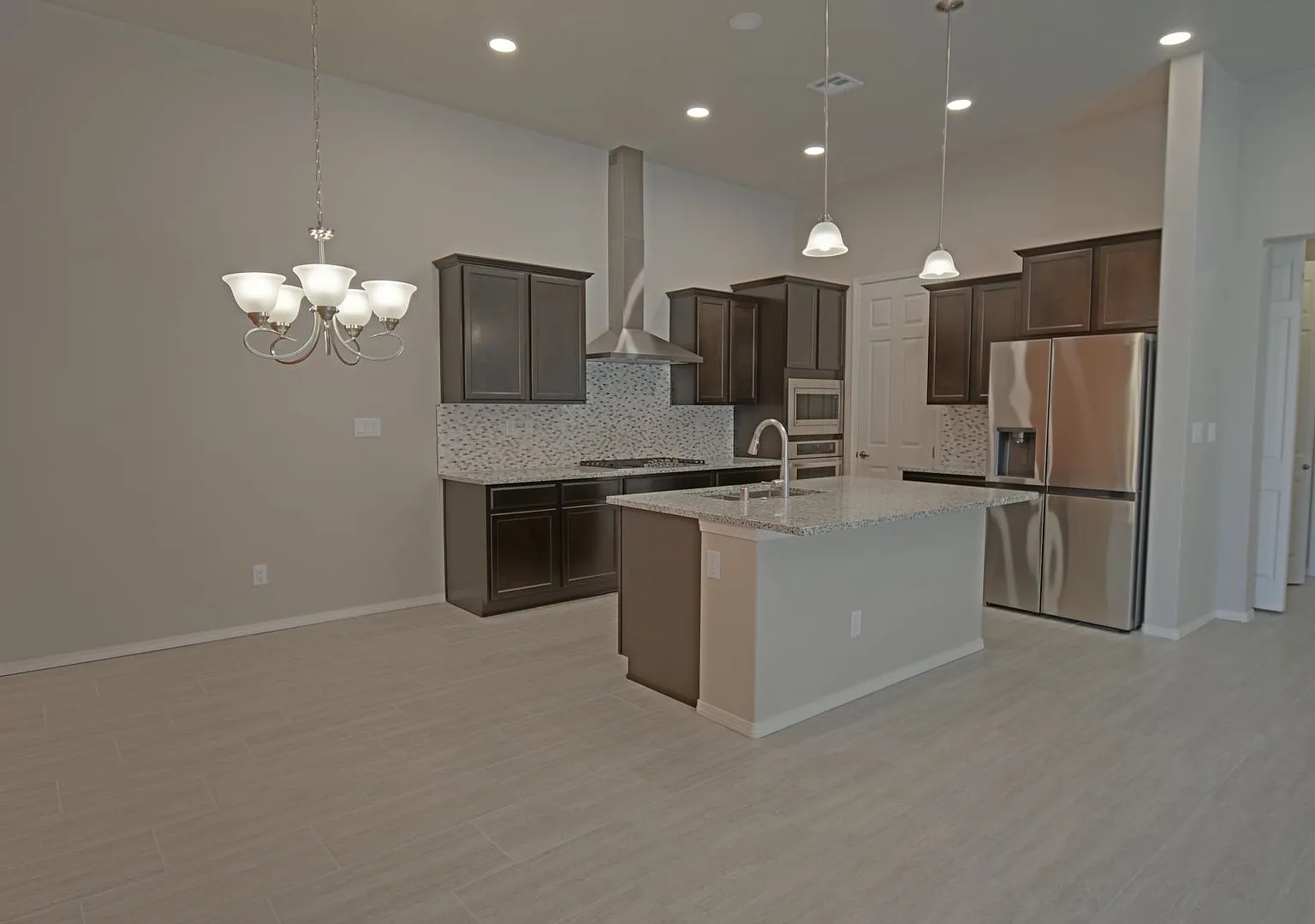 Three Bedroom / Three Bathroom Home in Mariposa Available for Immediate Move In! — Photo 3