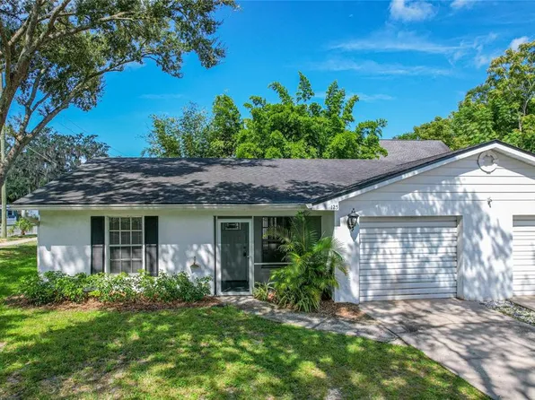125 N RHODES STREET, MOUNT DORA, FL 32757