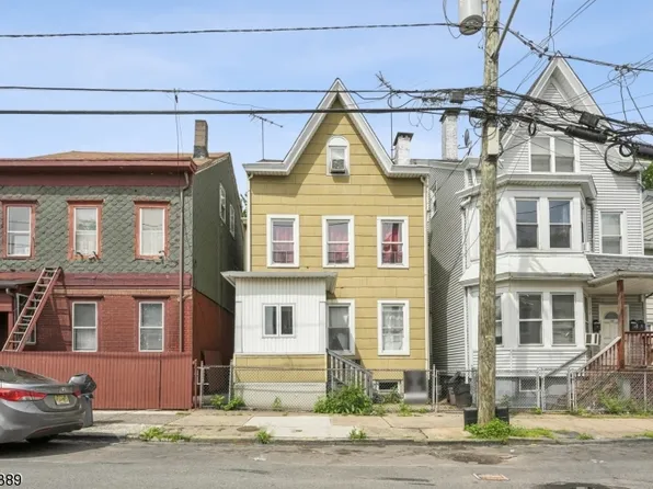 74 Plum St, Paterson City, NJ 07503