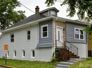 61 Trinity Ln, Woodbridge, NJ 07095