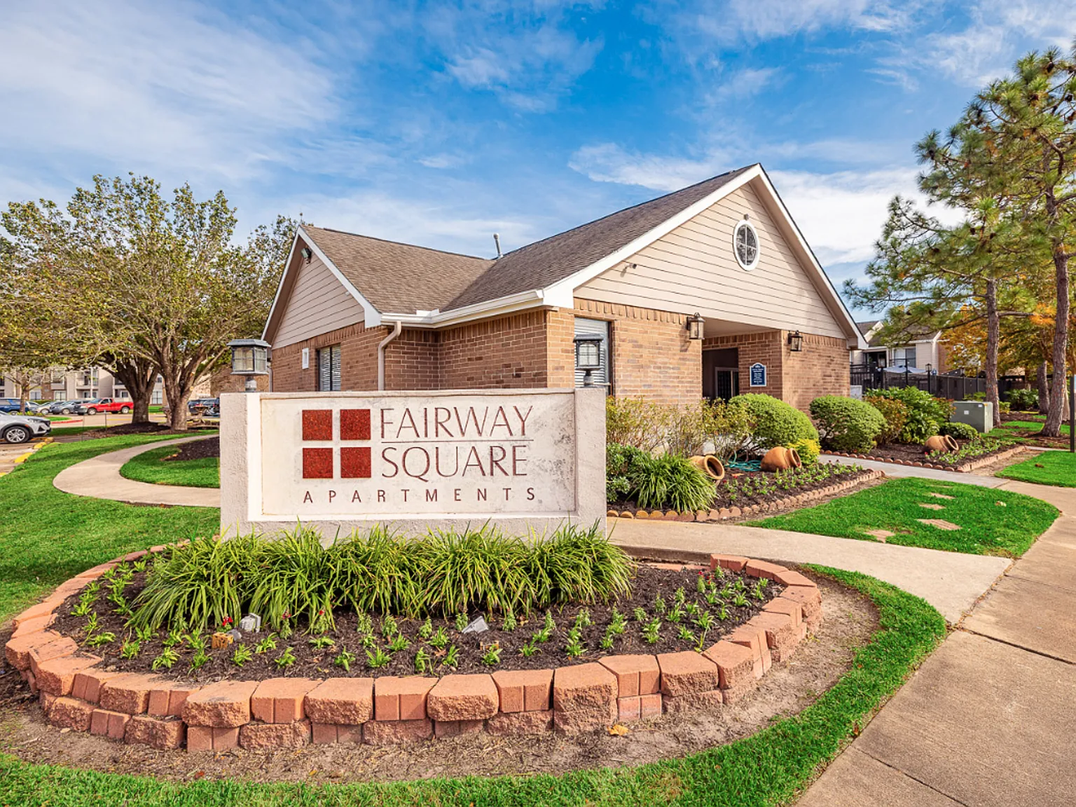 Fairway Square Apartments — Photo 2