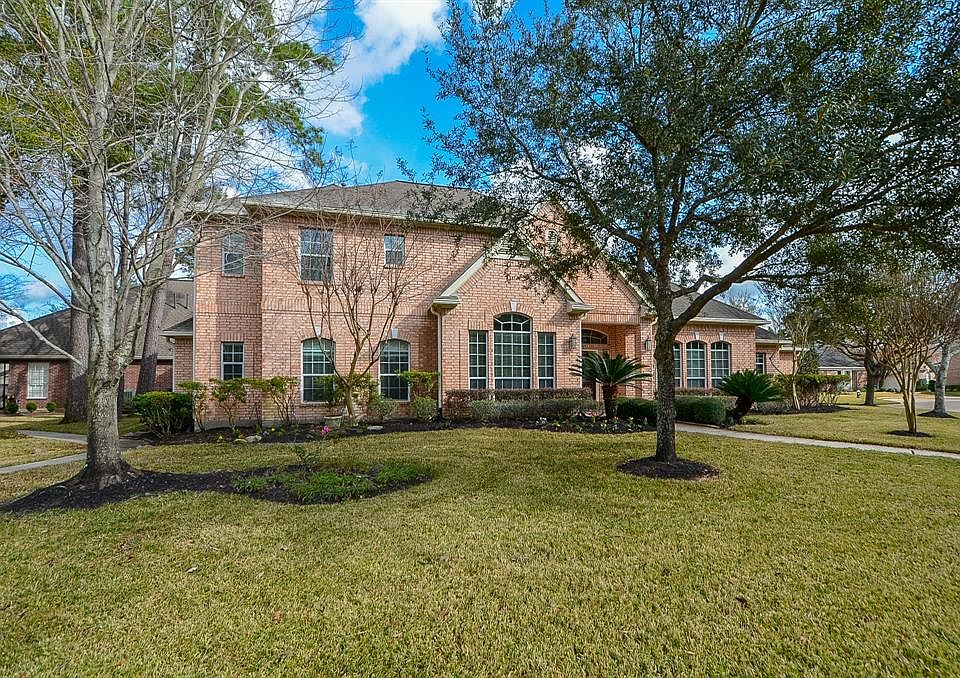 2nd image of 12 Villa Bend Dr
