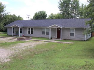 500 Oak Leaf Ln, Mokane, MO 65059
