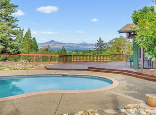 2076 Jasmine Ave, Medford, OR 97501
