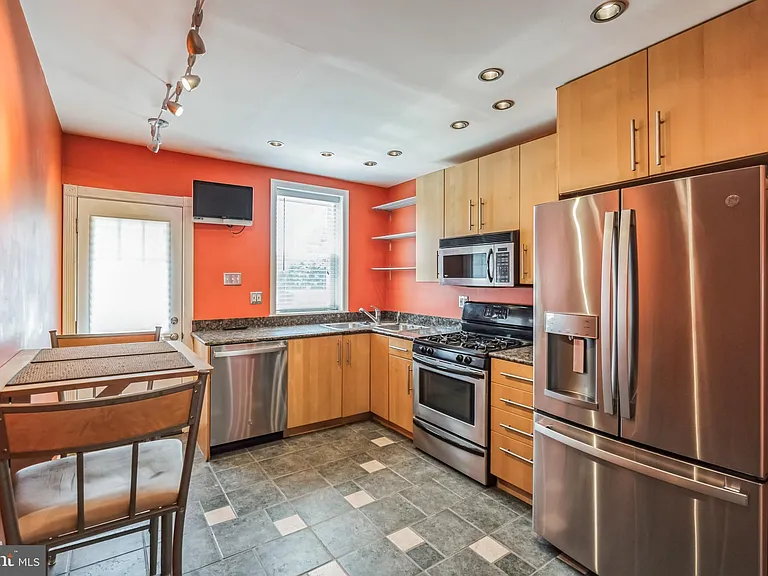 126 Ripka St — Photo 7
