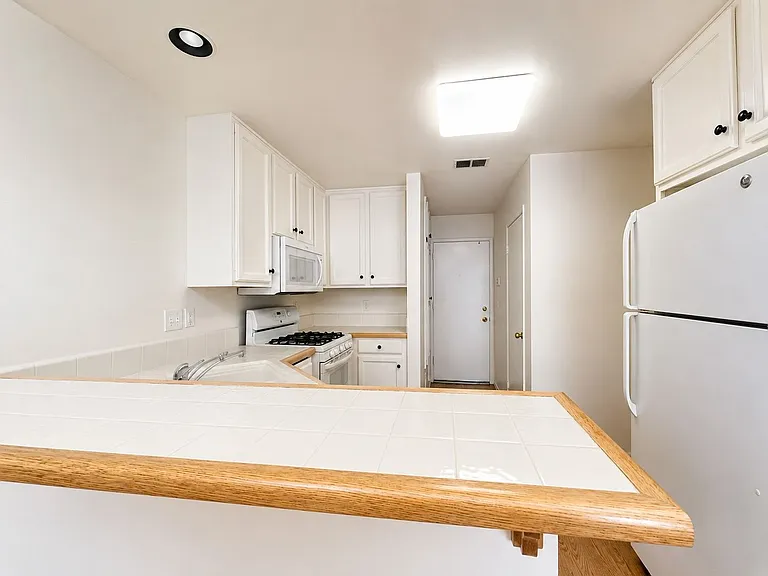 22941 Banyan Pl #310 — Photo 4