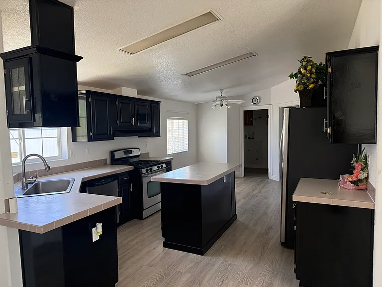 115 E 470 N — Photo 3