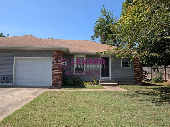 305 N Market St, Nixa, MO 65714