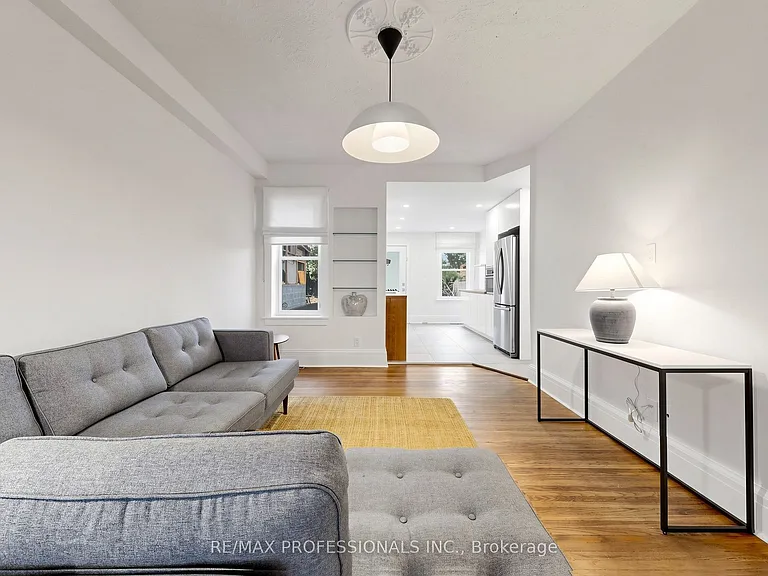 368 Howland Ave — Photo 7