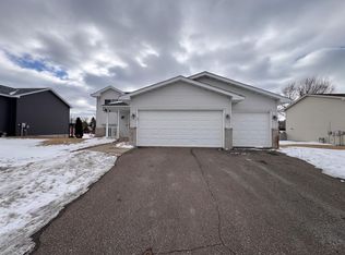 10115 Park Place Dr, Monticello, MN 55362