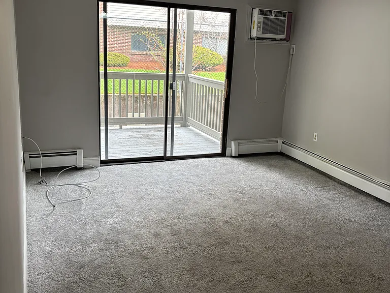 33 Andrew St #12 — Photo 1