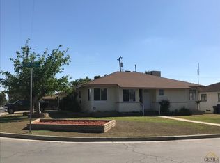 933 Stanford Ct, Bakersfield, CA 93305