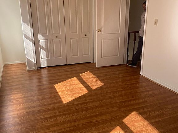 4th image of 618 E Wilson Blvd