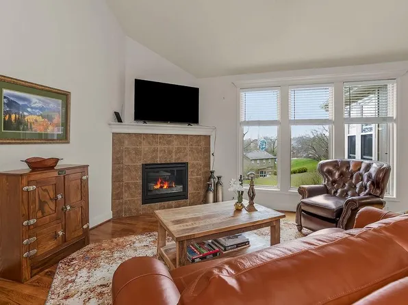 19641 W 106th Ter, Olathe, KS 66061