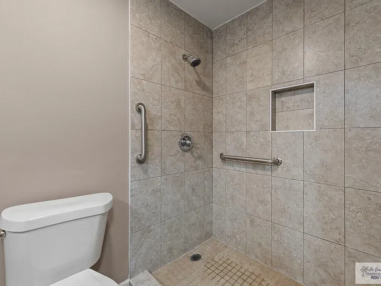 1925 Loquat Dr — Photo 15