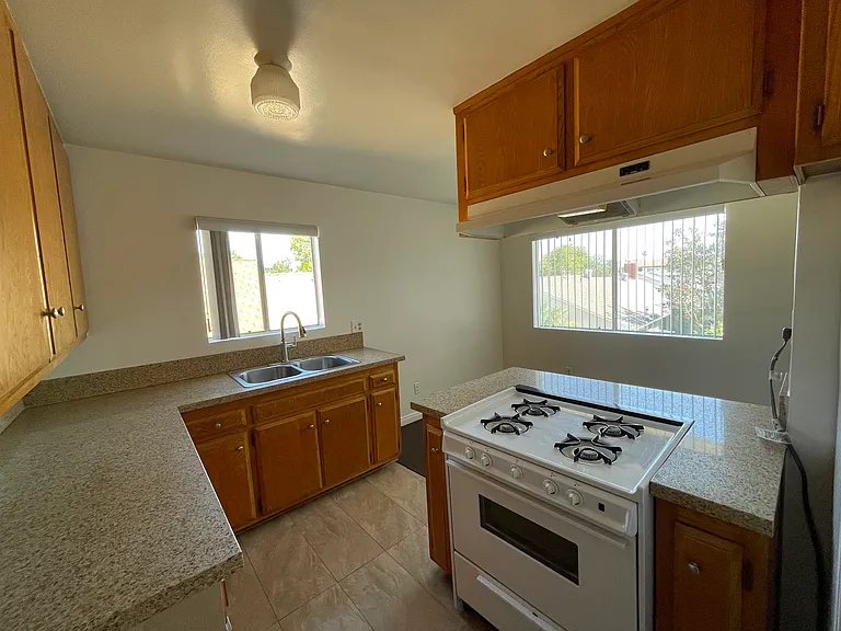 2114 San Anseline Ave #B — Photo 9