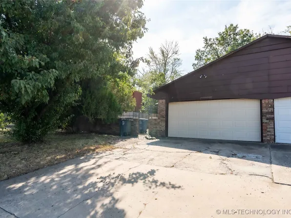 10924 E 23rd St, Tulsa, OK 74129