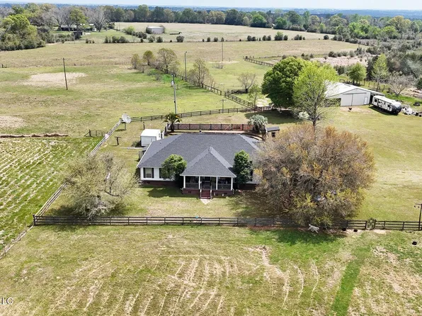 1133 Hancock Rd, Lucedale, MS 39452