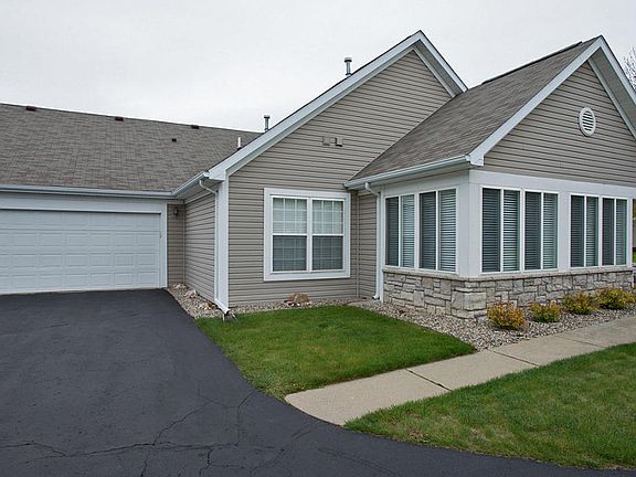 3rd image of 222 Ashton Lake Dr