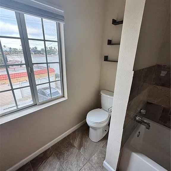 1046 S Citrus Ave — Photo 33